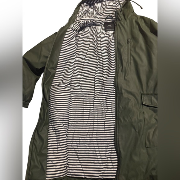 Zara Olive Green Hooded Rain Jacket XL - Picture 3 of 3
